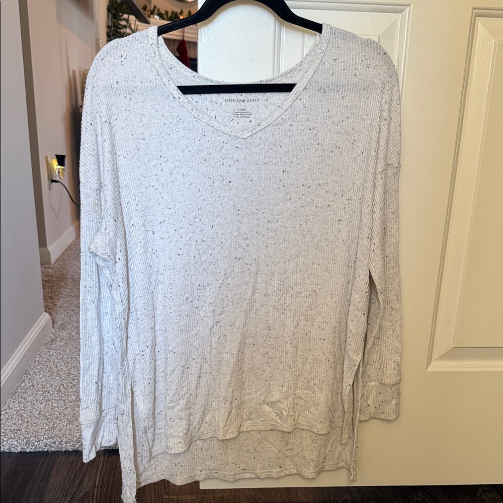American Eagle Speckled Cream Long Sleeve Tee